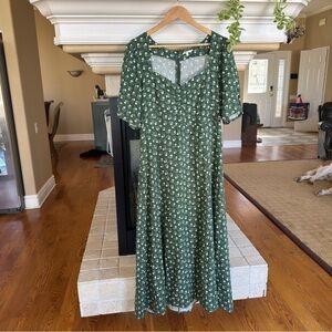 Rylee + Cru Violet Dress in Green Ditsy Size L Maxi Dress